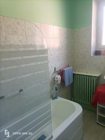 À vendre - Maison individuelle, 5 pièces située à Aubenas (07200)
