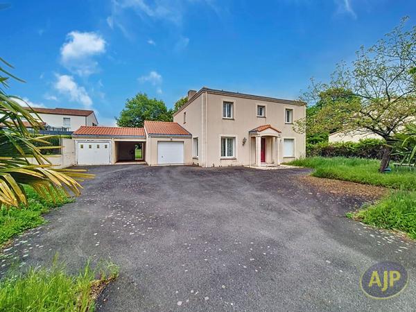 Vente maison Montaigu : 475 000 € - AJP Immobilier Montaigu