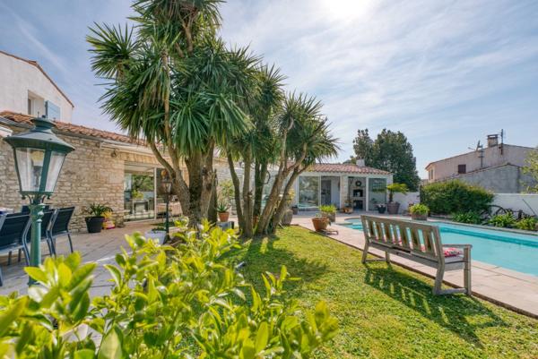 Villa de standing proche centre-ville et mer - Un art de vivre unique