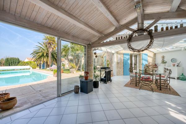 Villa de standing proche centre-ville et mer - Un art de vivre unique