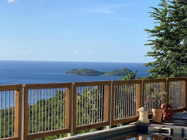 Superbe ensemble immobilier VUE MER VILLA P3 + 3 BUNGALOWS avec piscine 8500 m² de terrain