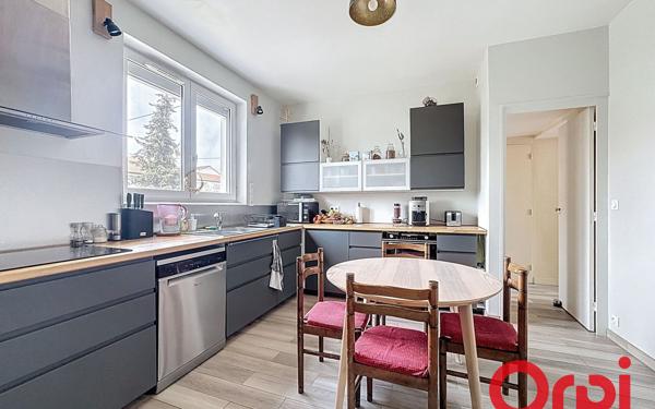Maison à vendre    7 pièces • 180 m2 Pierre-Bénite