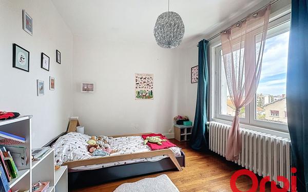 Maison à vendre    7 pièces • 180 m2 Pierre-Bénite