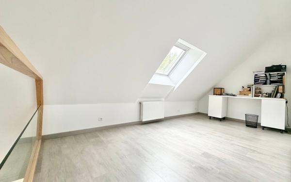 Maison à vendre    5 pièces • 107 m2 Luisant