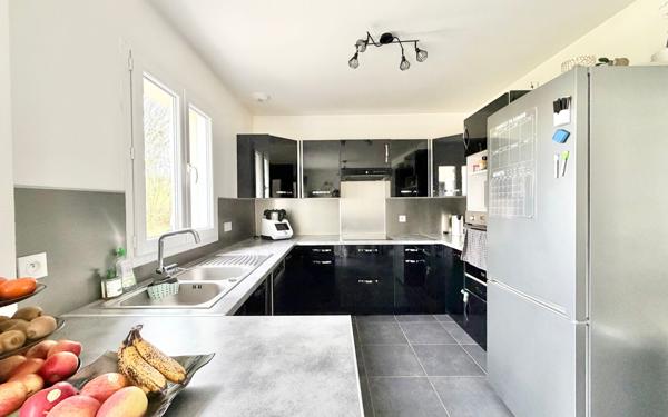 Maison à vendre    5 pièces • 107 m2 Luisant