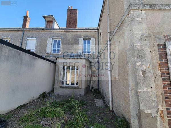 Immeuble de rapport à vendre à Châteaudun dans l'Eure-et-Loir (28200), ref : RCS/863   
Centre-ville