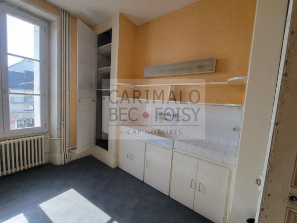 Immeuble de rapport à vendre à Châteaudun dans l'Eure-et-Loir (28200), ref : RCS/863   
Centre-ville