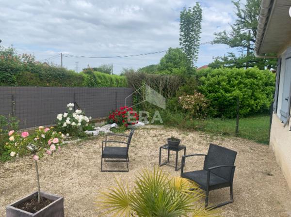 Maison plain-pied de 5 pièces de 111 m² à AOSTE (38)