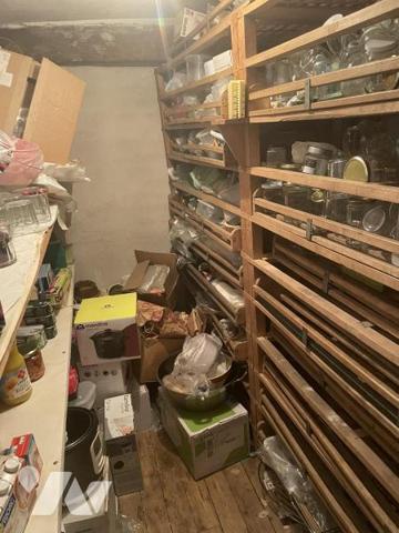 Maison de caractère du 17ème siècle ceint de murs assurant une totale intimité à l 'abri des regards