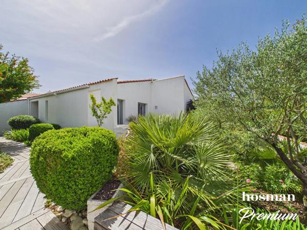 RARE Portes de la Rochelle – Propriété d’architecte avec piscine sur plus de 1 750 m²