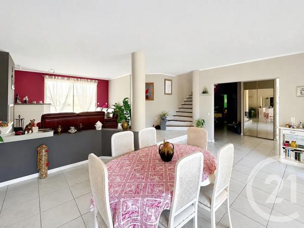 Maison à vendre  7 pièces - 192,19 m 2   PIGNAN  - 34