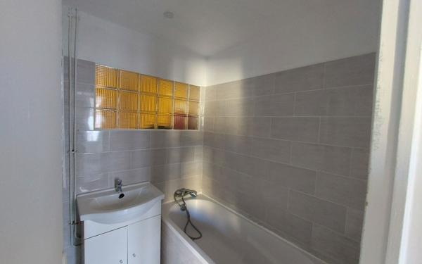 Appartement à louer    3 pièces •  Lunel