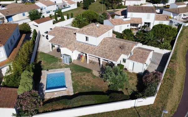 Maison à vendre    6 pièces • 171 m2 Meschers-sur-Gironde