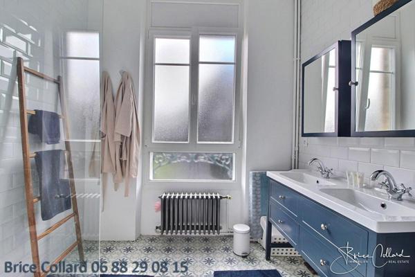 60100 CREIL Superbe maison de ville, 5-6 chambres, jardin