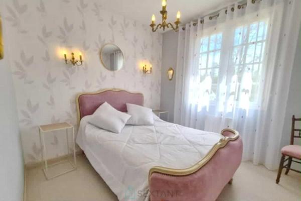 A Cénac maison de 134 m² sur 2 500 m² de terrain.