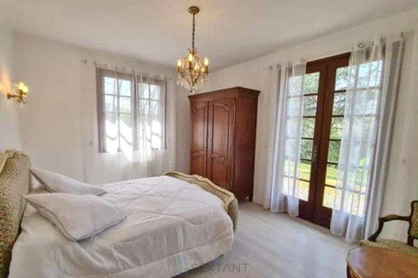 A Cénac maison de 134 m² sur 2 500 m² de terrain.