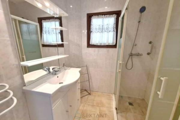 A Cénac maison de 134 m² sur 2 500 m² de terrain.