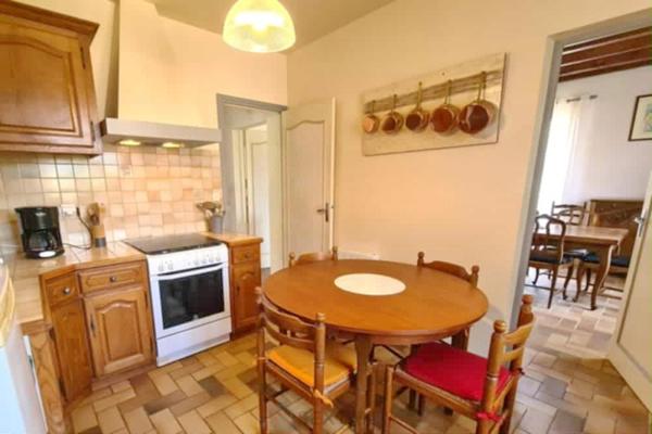 A Cénac maison de 134 m² sur 2 500 m² de terrain.