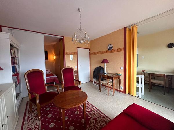 APPARTEMENT à VAUX SUR MER