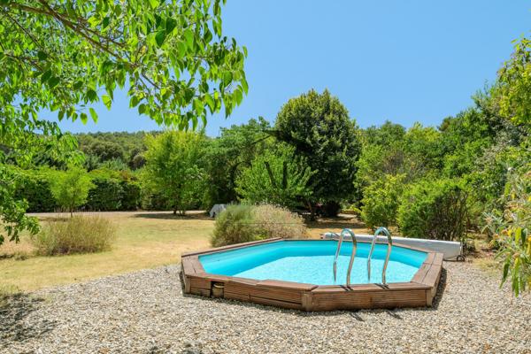 Peyrolles-en-Provence (13860) Villa T5 de caractère avec beaux volumes et terrain arboré à Peyrolles-en-Provence