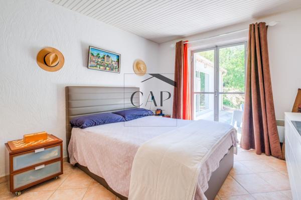 Peyrolles-en-Provence (13860) Villa T5 de caractère avec beaux volumes et terrain arboré à Peyrolles-en-Provence