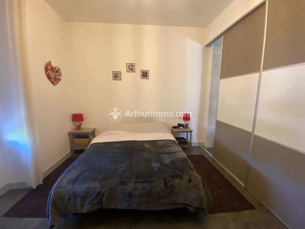 Vente                                                      Maison
                        
                     6 pièces                      173 m2                     à Matha