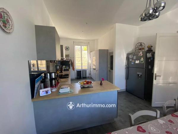 Vente                                                      Maison
                        
                     6 pièces                      173 m2                     à Matha