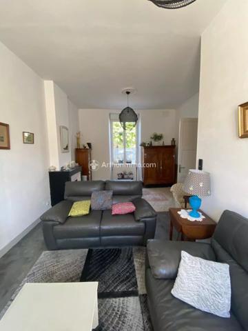 Vente                                                      Maison
                        
                     6 pièces                      173 m2                     à Matha