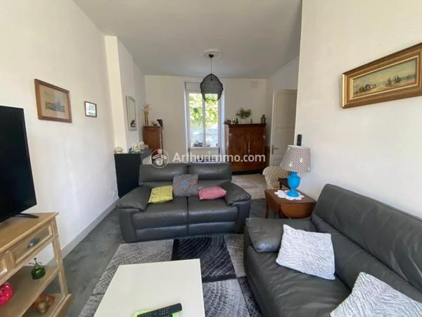 Vente                                                      Maison
                        
                     6 pièces                      173 m2                     à Matha