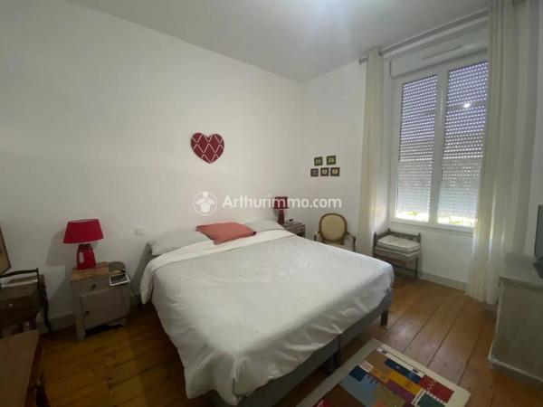 Vente                                                      Maison
                        
                     6 pièces                      173 m2                     à Matha