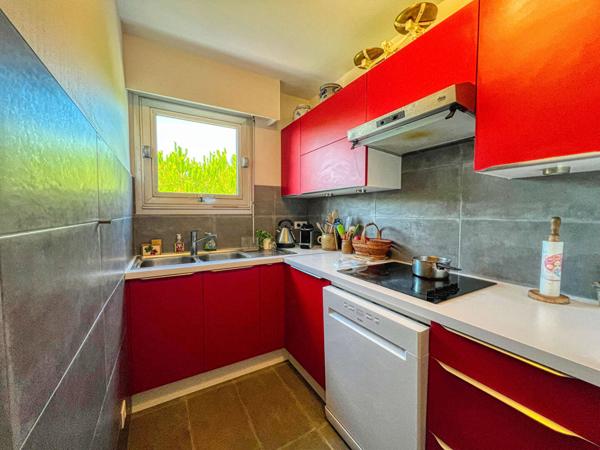 ROYAN - Superbe Appartement avec Aperçu Mer - Résidence de Standing au Coeur de Ville Royan