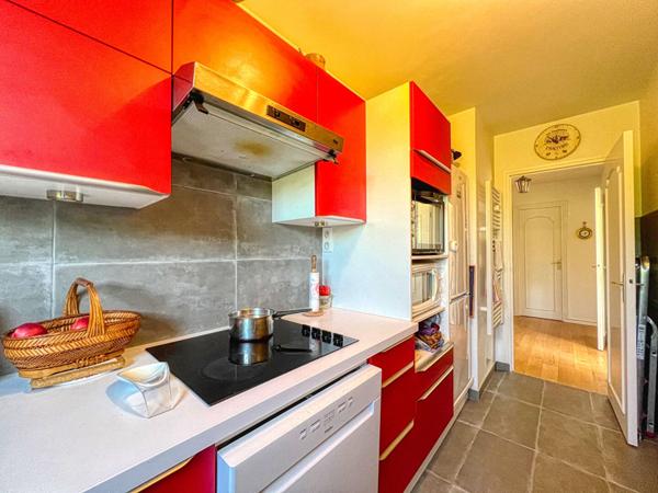 ROYAN - Superbe Appartement avec Aperçu Mer - Résidence de Standing au Coeur de Ville Royan