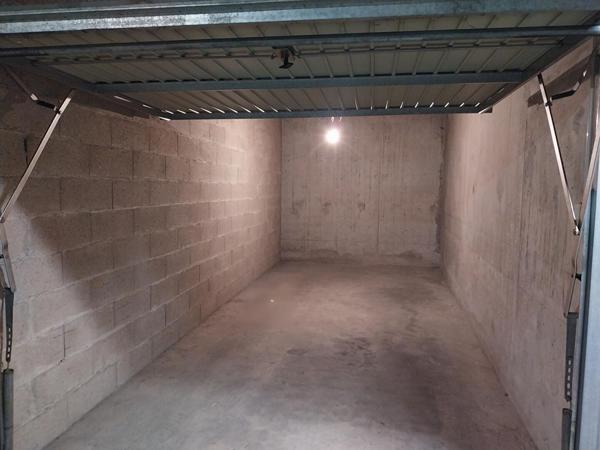 Parking / box Poitiers 17 m2