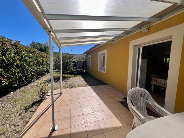 Villeneuve sur Lot maison de plain-pied avec jardin. Venez découvrir cette charmante maison de plain-pied d'environ 94 m², sur un terrain d'environ 800 m² Dès l'entrée, vous serez séduit par une généreuse pièce de vie d'environ 40 m², alliant un grand , Villeneuve sur lot
