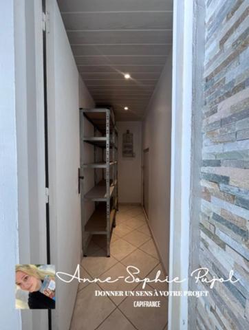 DUPLEX DE 59 m², STATIONNEMENT ET ESPACE EXTÉRIEUR