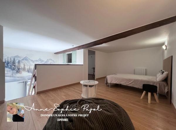 DUPLEX DE 59 m², STATIONNEMENT ET ESPACE EXTÉRIEUR