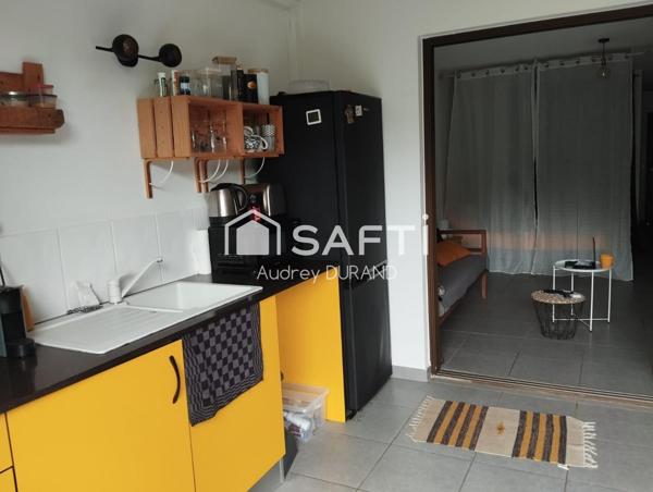 STUDIO AVEC PISCINE ET PARKING PRIVE