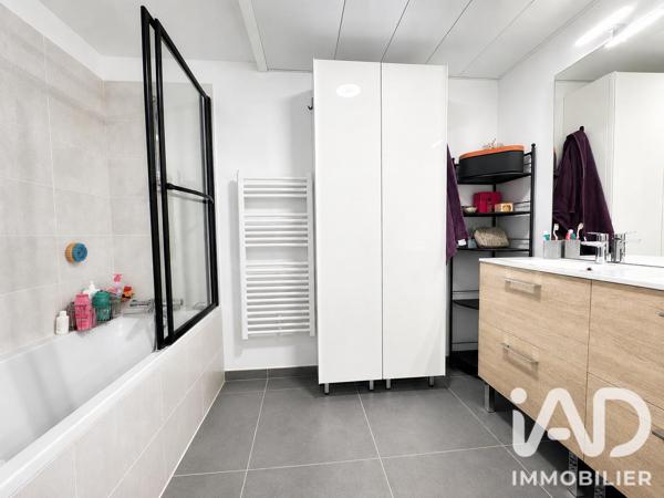 Appartement à vendre 5 pièces 96,8 m² Villeneuve-lès-Avignon