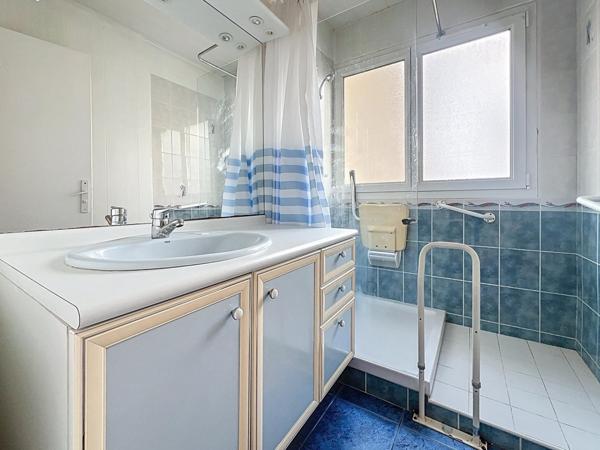 A VENDRE APPARTEMENT 5 PIÈCES 87m² - LUMINEUX AVEC BALCON - ASCENSEUR