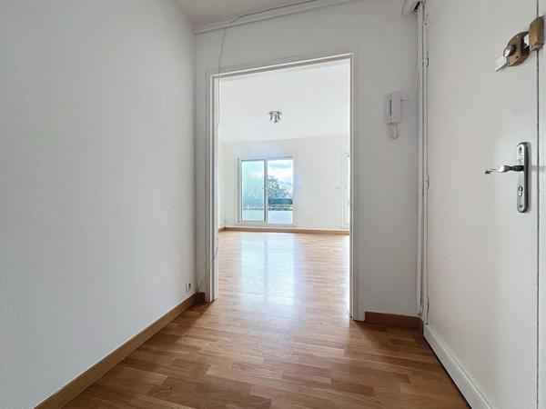 A VENDRE APPARTEMENT 5 PIÈCES 87m² - LUMINEUX AVEC BALCON - ASCENSEUR