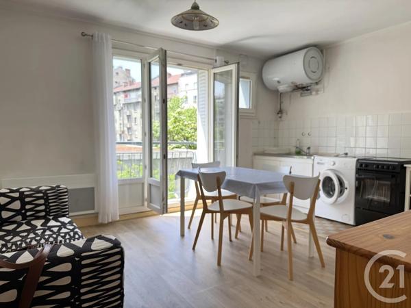 Appartement F3 à vendre  3 pièces - 49,75 m 2   VOIRON  - 38