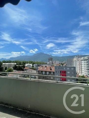 Appartement F3 à vendre  3 pièces - 49,75 m 2   VOIRON  - 38