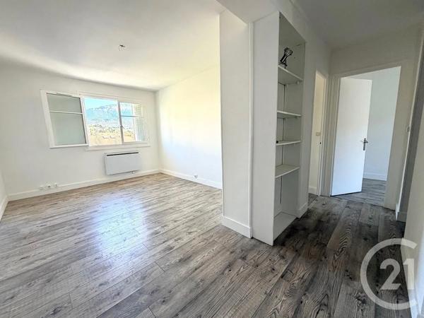 Appartement F3 à vendre  3 pièces - 49,75 m 2   VOIRON  - 38