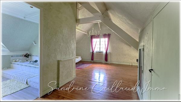 À 50mn de Paris , Élégante Propriété avec Piscine, Dépendance et Parc Paysager - 6 Chambres - Véranda - Carport - terrain 3177m² - 799000 Euros HAI