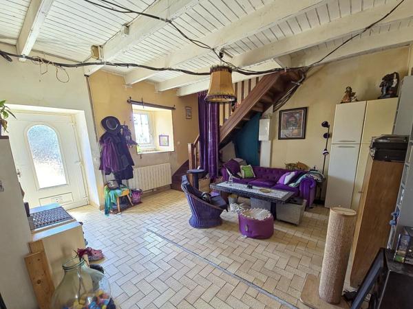 Maison en pierre, 70 m², plein centre de Plestin