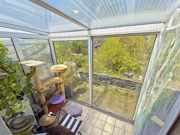 Maison en pierre, 70 m², plein centre de Plestin