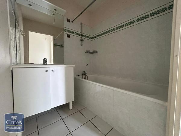 Appartement à louer 3 pièces 52.78m² Tarbes (65000)