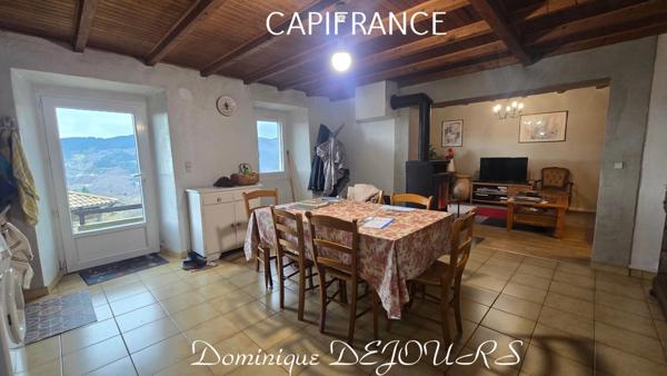 Proche d'Albon d'Ardèche dans la vallée de la Glueyre, maison de 95m² avec un garage, terrasse et terrain