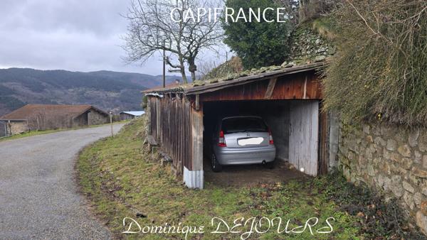 Proche d'Albon d'Ardèche dans la vallée de la Glueyre, maison de 95m² avec un garage, terrasse et terrain