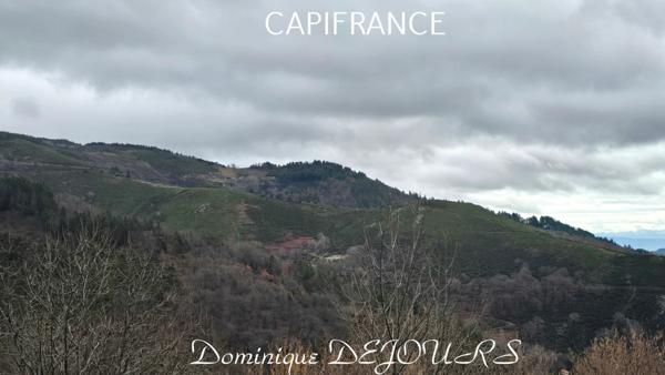 Proche d'Albon d'Ardèche dans la vallée de la Glueyre, maison de 95m² avec un garage, terrasse et terrain